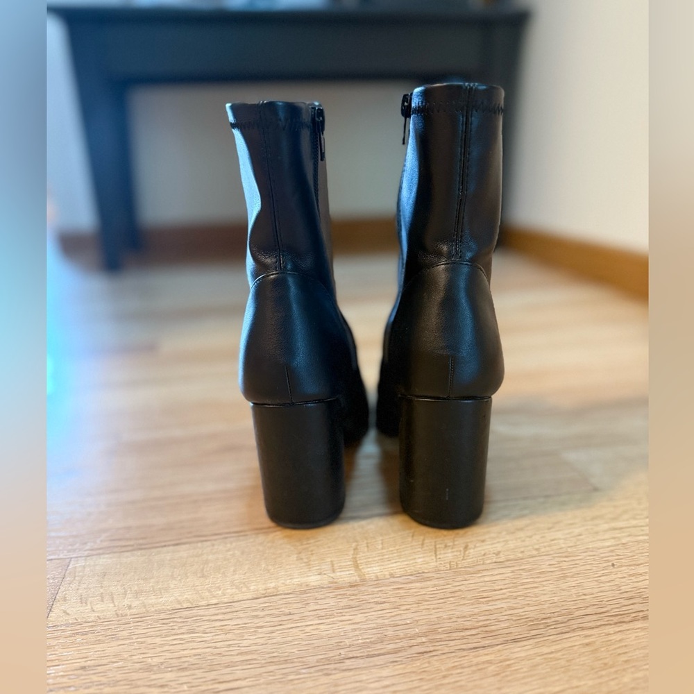 Elegant Black Leather Heeled Boots - Picture 3 of 6